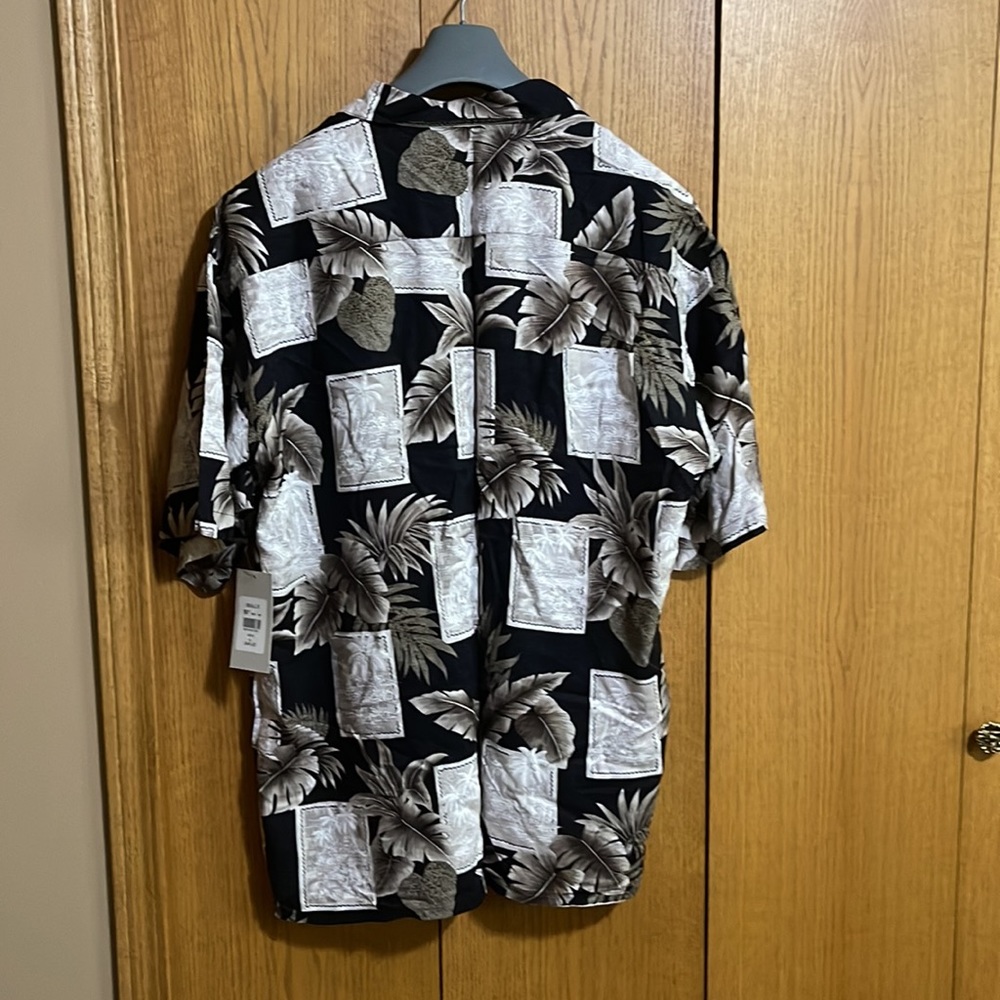 Men’s Windham Pointe Button Up Shirt - Picture 2 of 4